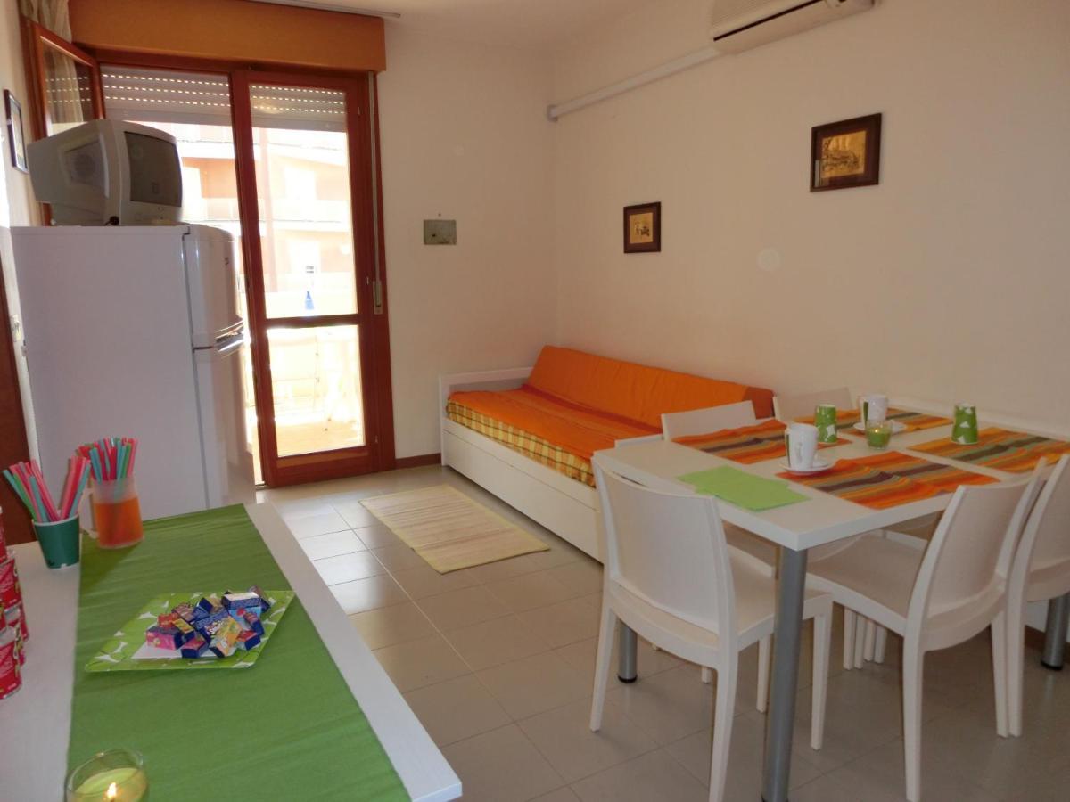 Residence Itaca Bibione Exterior photo